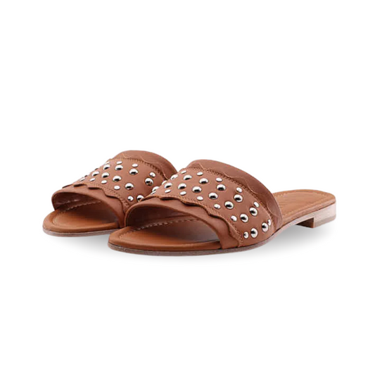 Donna Carolina | Slipper – Cuoio with Stud Details