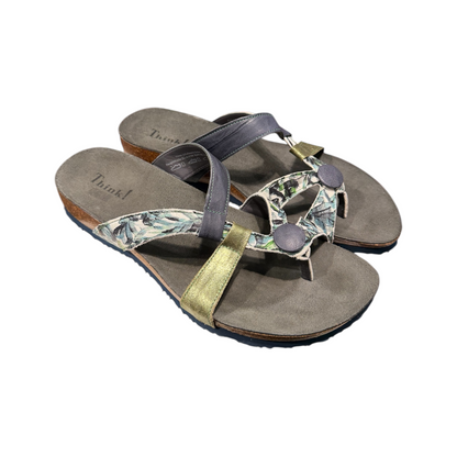 ¡Piensa! | Sandalia con flores azul oliva (talla precio)