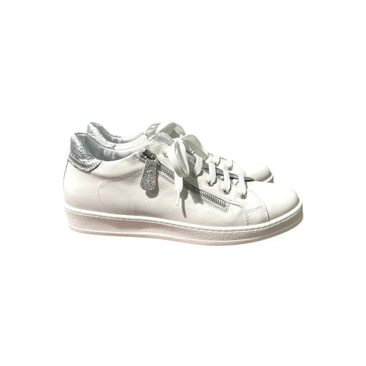 Big Shoes Privé  |   W-Silver/B-Gold Bio Sneaker
